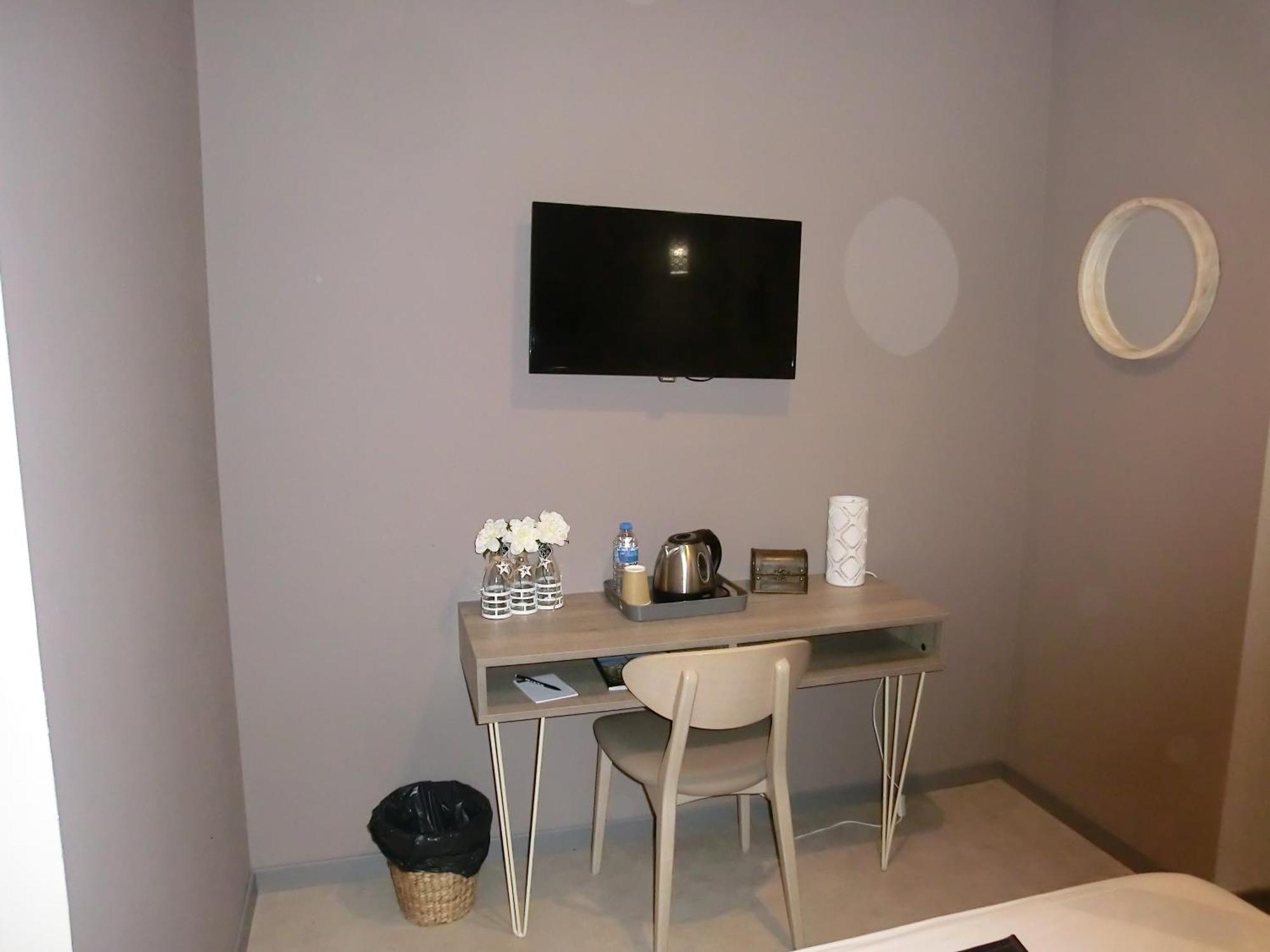 Hotel Sur Le Quai Порт Вендрес Стая снимка