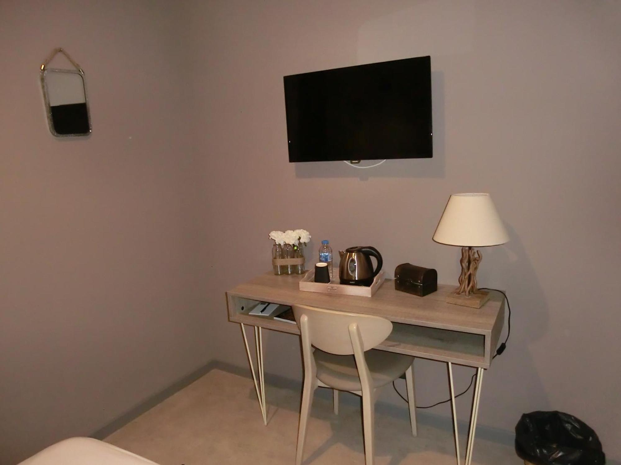 Hotel Sur Le Quai Порт Вендрес Екстериор снимка