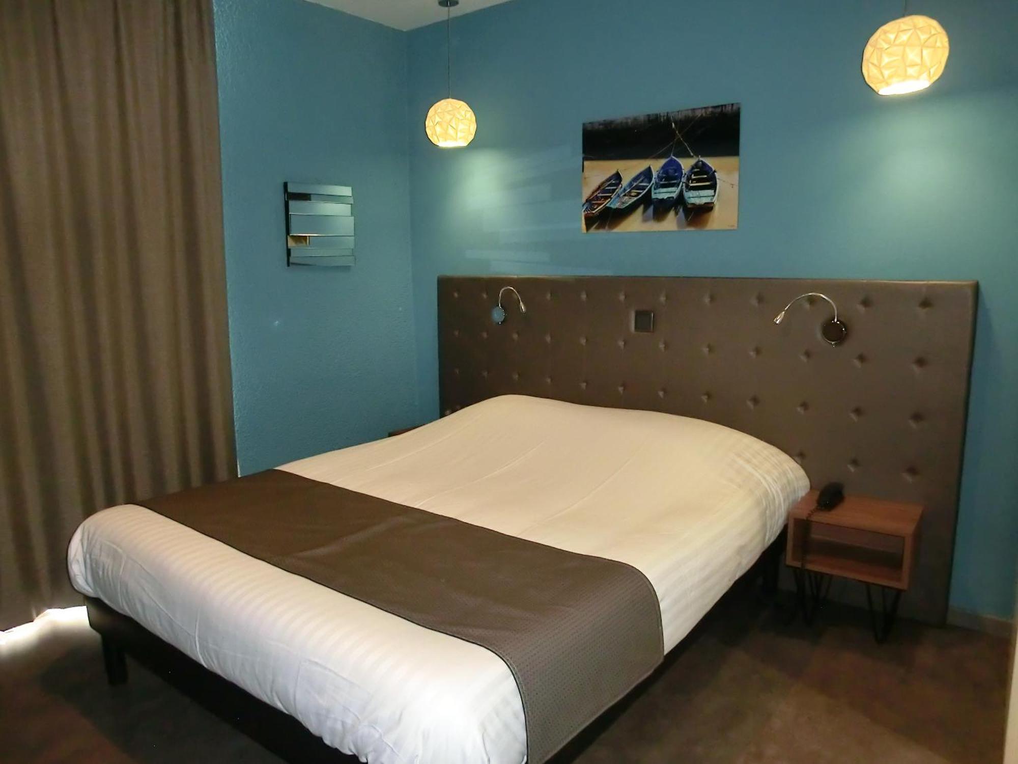 Hotel Sur Le Quai Порт Вендрес Стая снимка