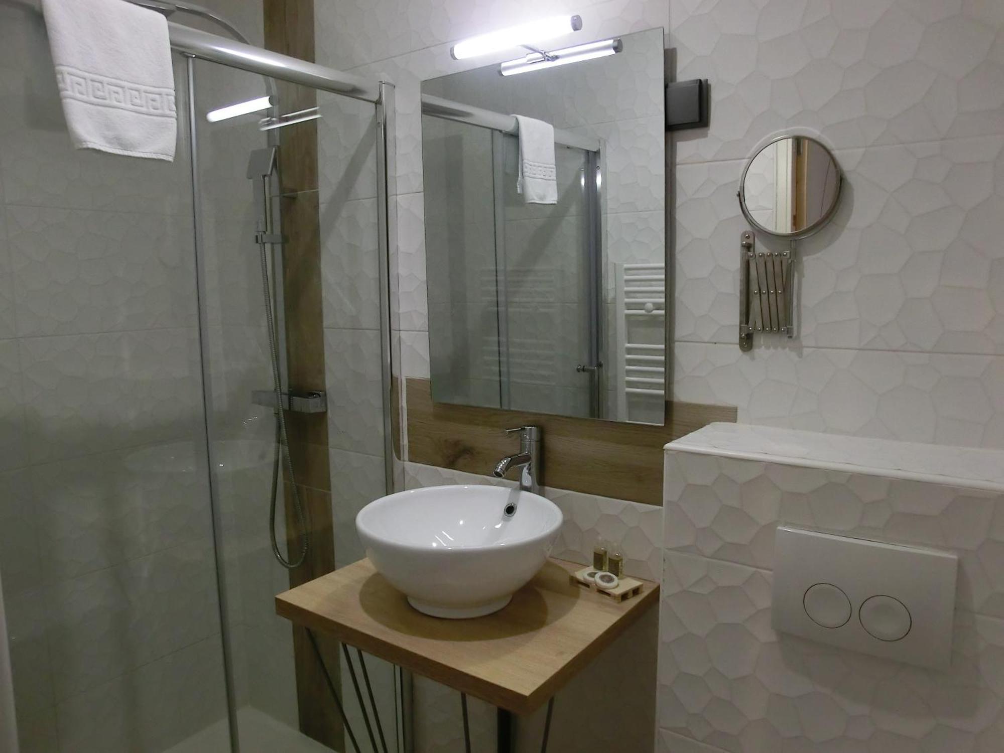 Hotel Sur Le Quai Порт Вендрес Стая снимка