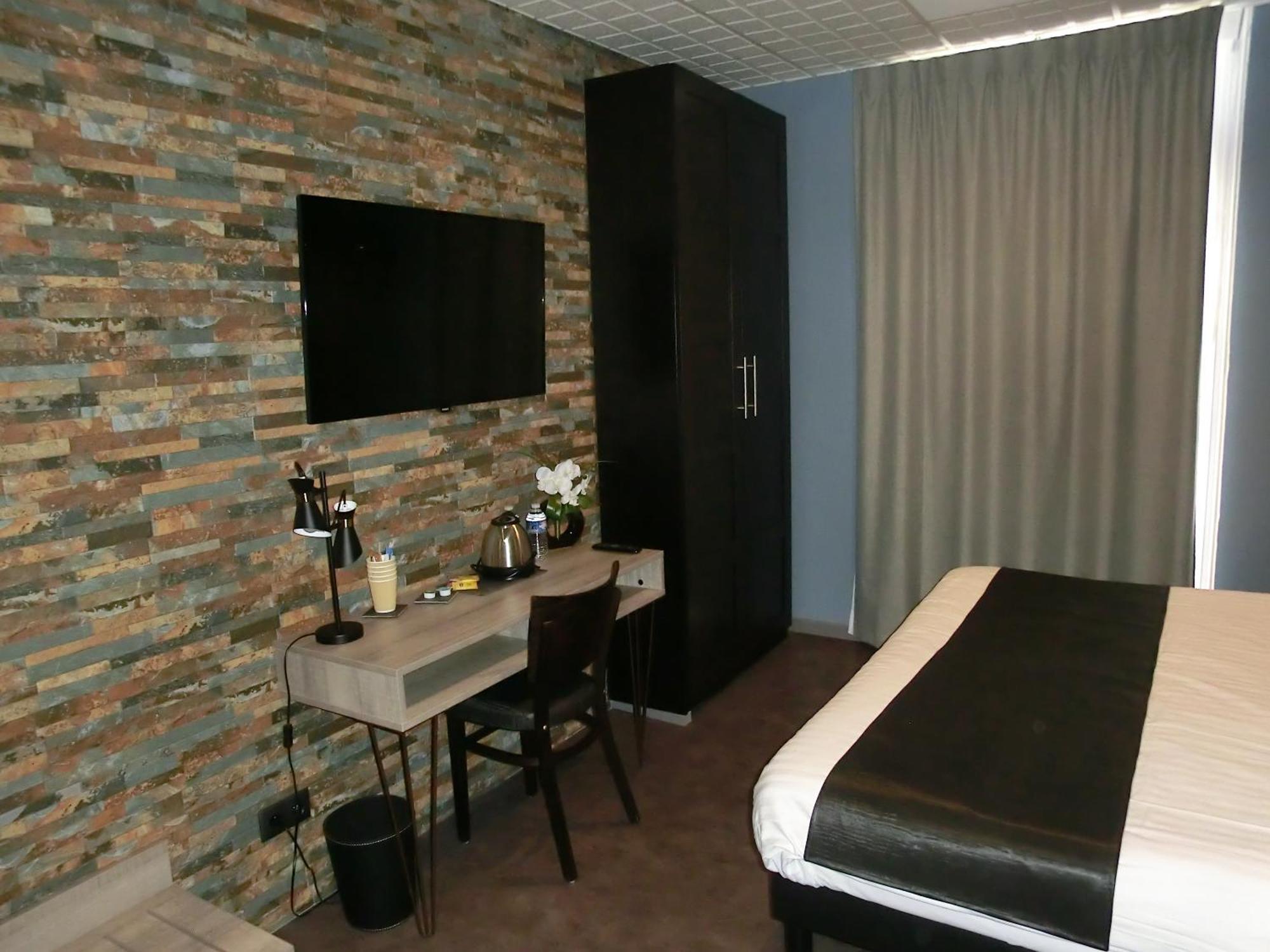 Hotel Sur Le Quai Порт Вендрес Екстериор снимка