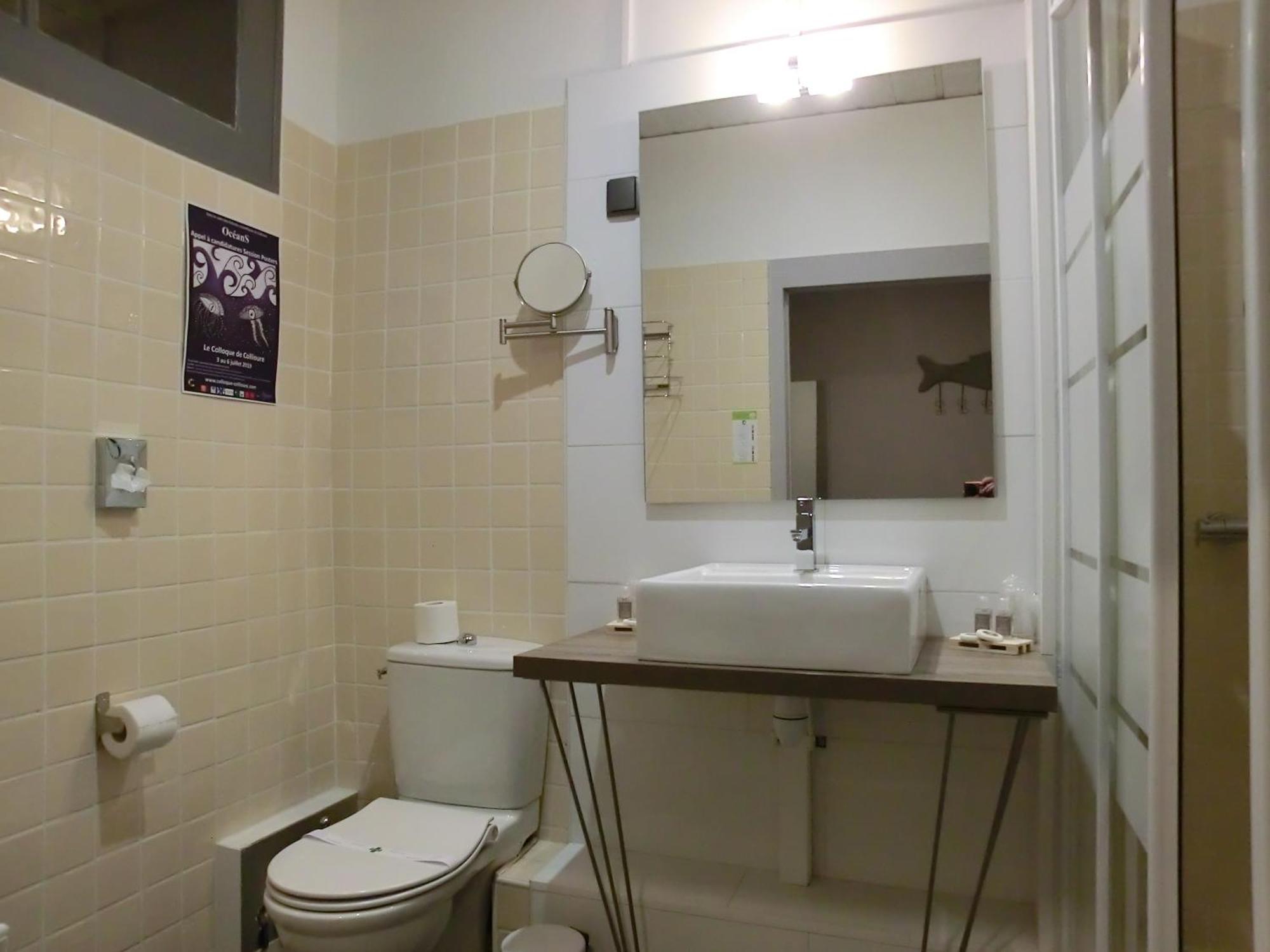 Hotel Sur Le Quai Порт Вендрес Екстериор снимка