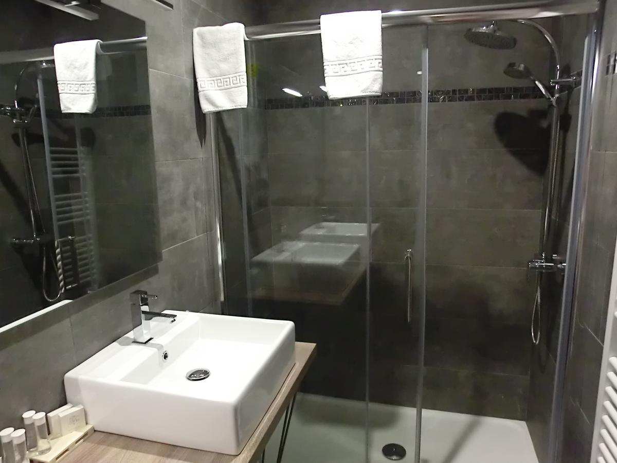 Hotel Sur Le Quai Порт Вендрес Екстериор снимка