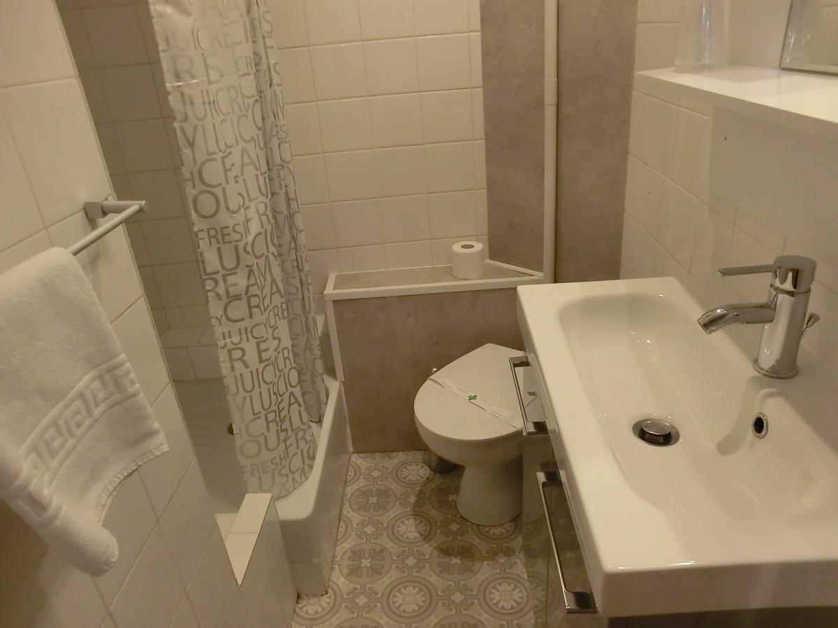 Hotel Sur Le Quai Порт Вендрес Екстериор снимка