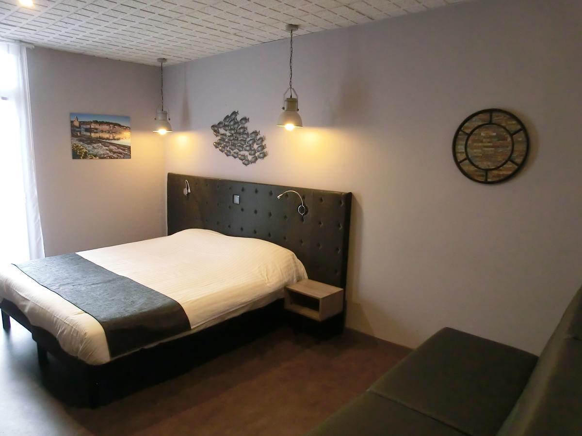 Hotel Sur Le Quai Порт Вендрес Екстериор снимка