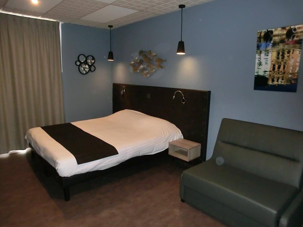 Hotel Sur Le Quai Порт Вендрес Екстериор снимка
