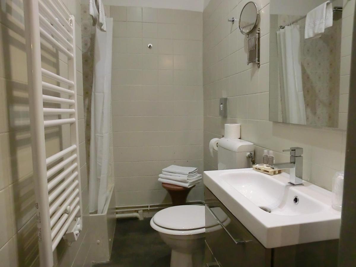Hotel Sur Le Quai Порт Вендрес Екстериор снимка